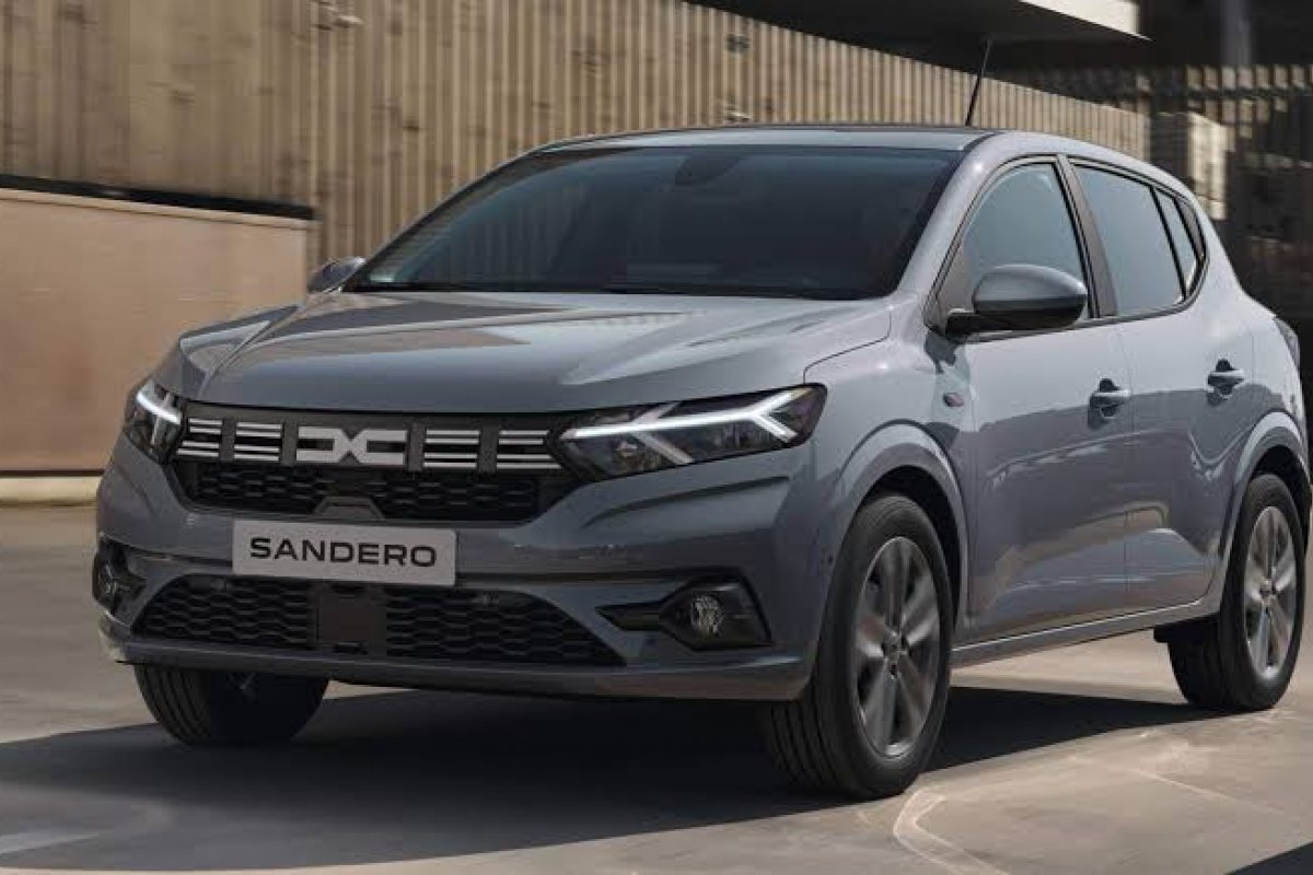 Barato, Sandero lidera vendas de carros novos na Europa