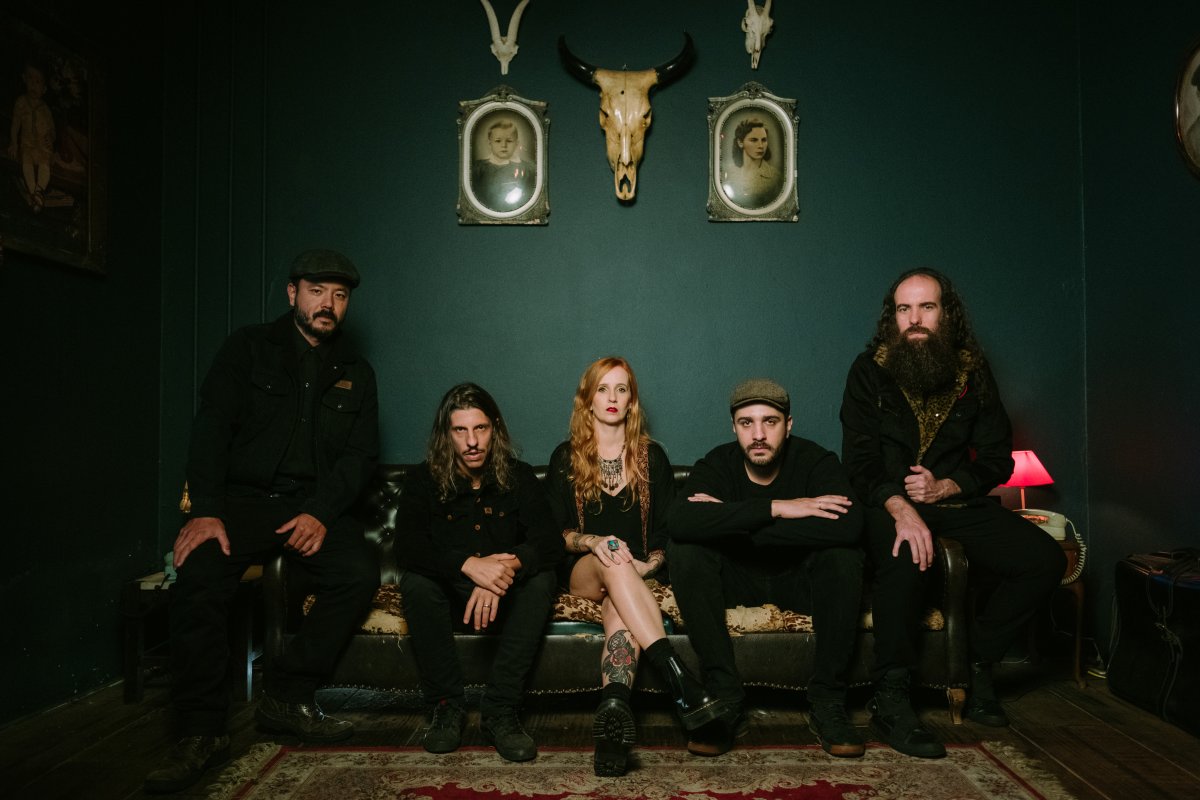 Banda Space Grease lança seu EP de estreia "Can't Hide"