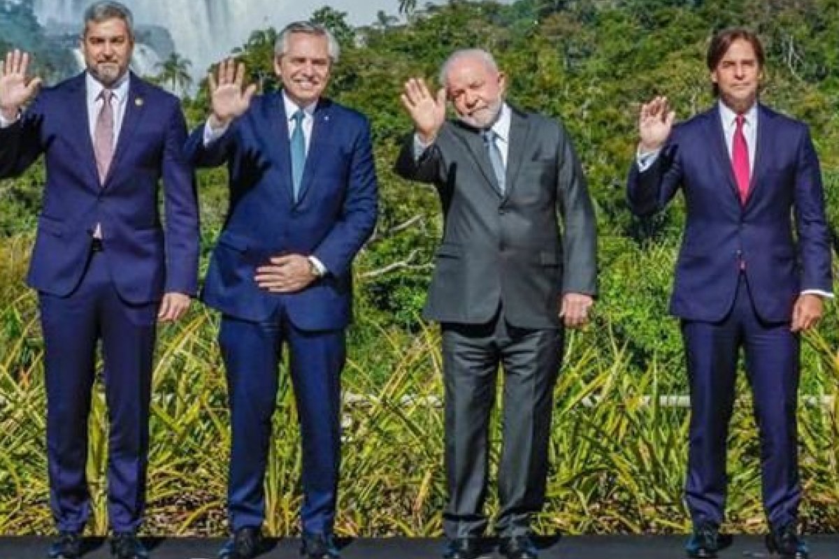 Uruguai se abstém de assinar comunicado conjunto do Mercosul