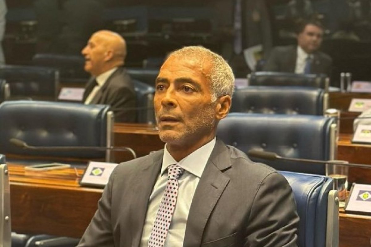 Romário é condenado a pagar R$ 10 mil por ofensas a seguidora no Instagram
