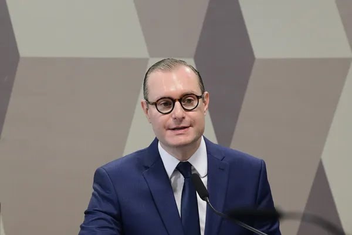 Cristiano Zanin é oficialmente nomeado ministro do STF