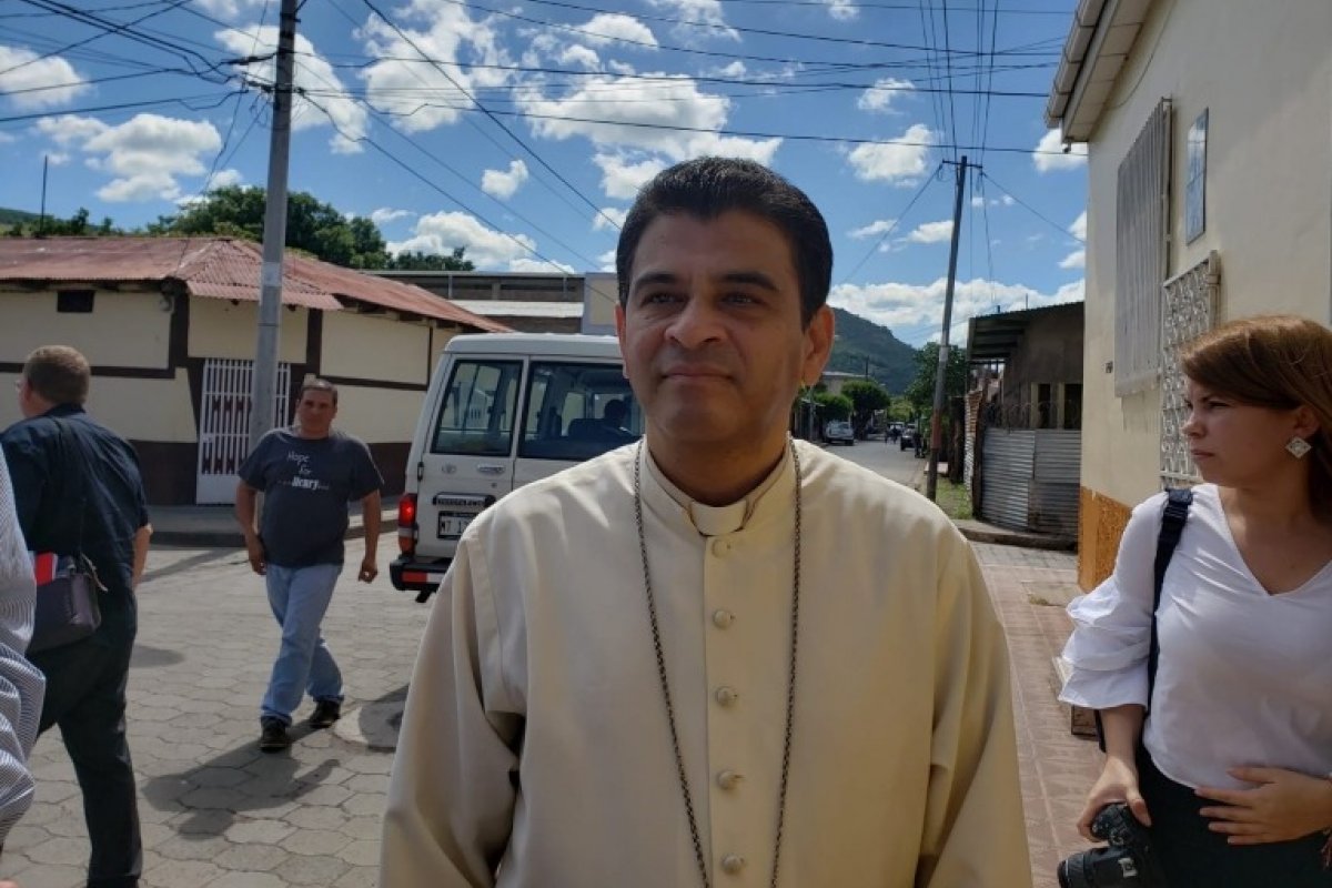 Bispo que foi preso após criticar governo da Nicarágua é solto, diz jornal