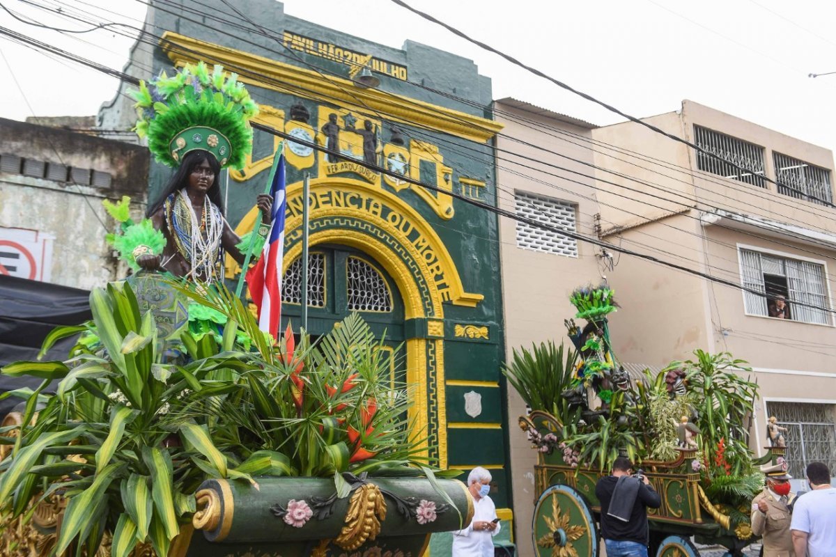 Volta da Cabocla acontece em desfile histórico até o Pavilhão 2 de Julho