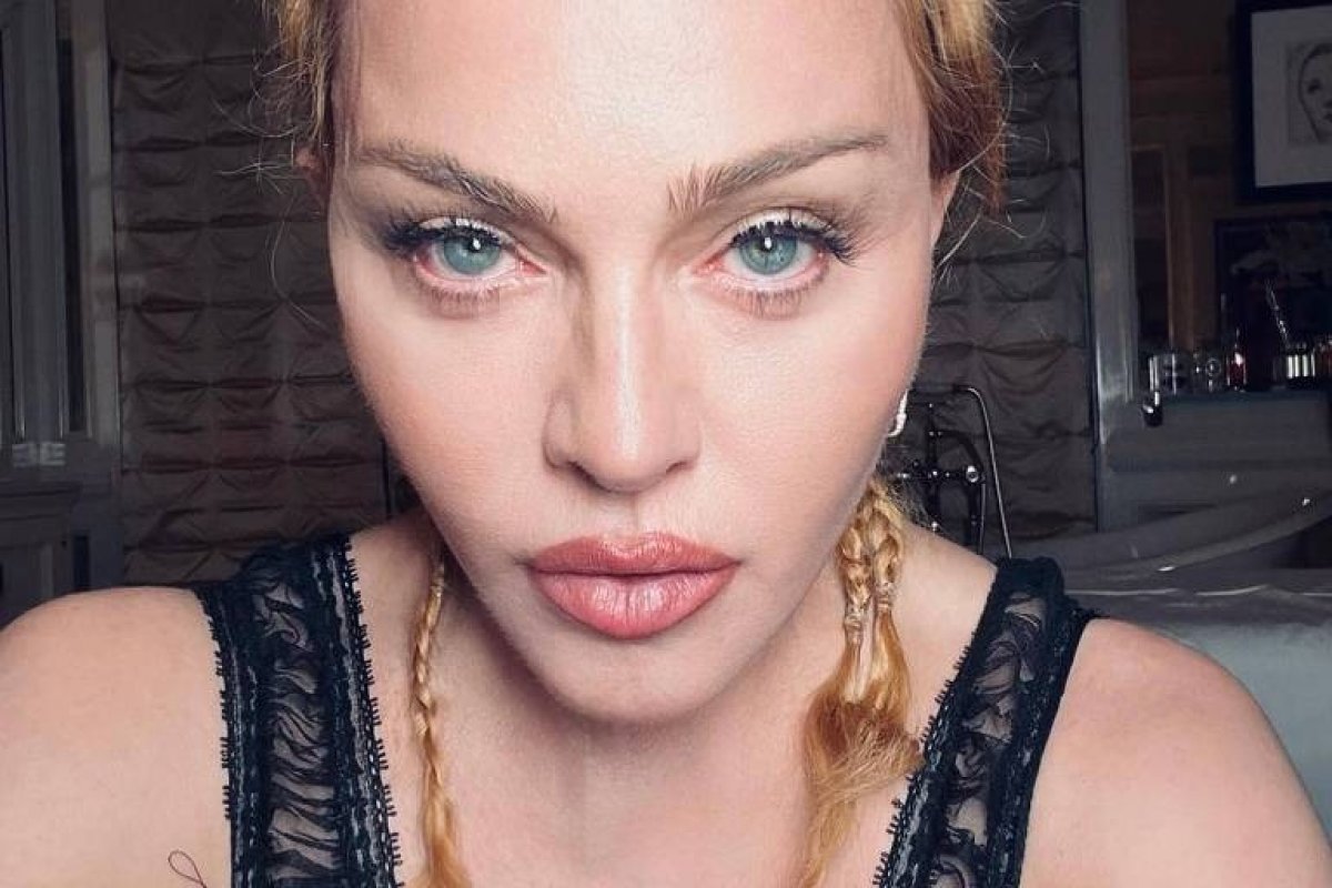 Madonna se recupera em casa após ficar em UTI, diz site
