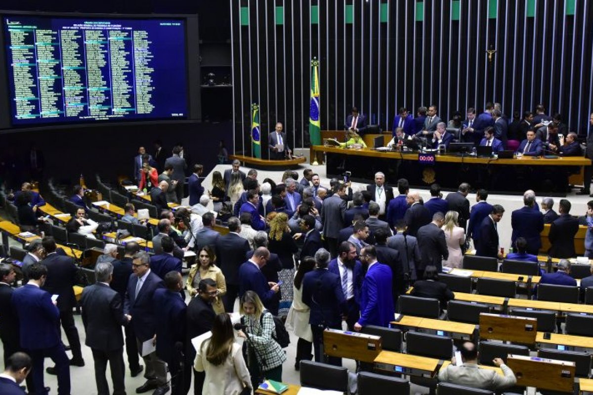 Câmara aprova texto-base da Reforma Tributária em 1º turno