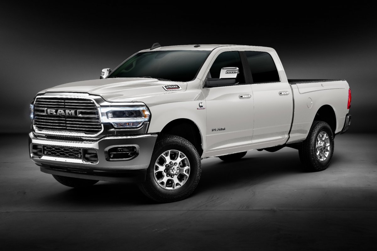 Linha RAM 2500 e 3500 chegam à linha 2023 mais equipada e sem aumento