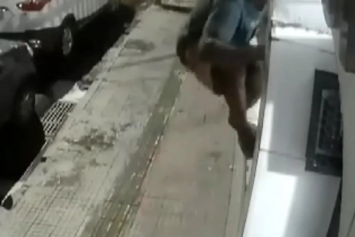 Homem apelidado de ‘Homem-Aranha' é preso por furtos em bairro nobre de Salvador