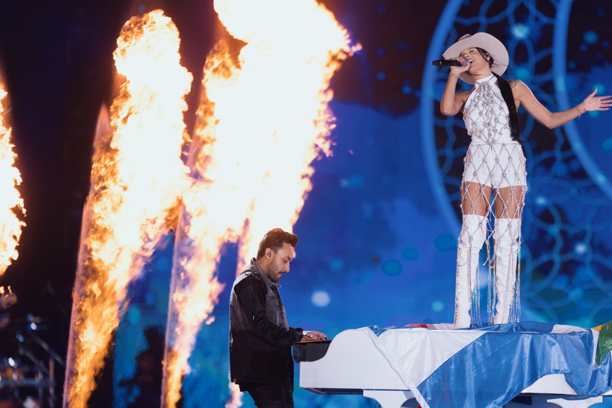 Ana Castela lança "Solteiro Forçado", primeiro single do DVD "Boiadeira Internacional", gravado na tríplice fronteira!