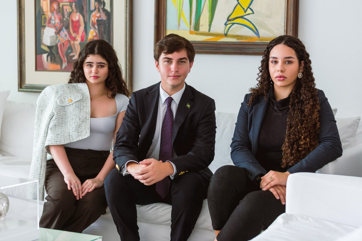 Nova entidade fundada por jovens seleciona estudantes de escolas públicas visando oportunidades internacionais!