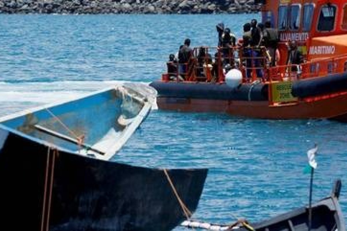 Grupo de 300 imigrantes desaparece no mar perto das Ilhas Canárias