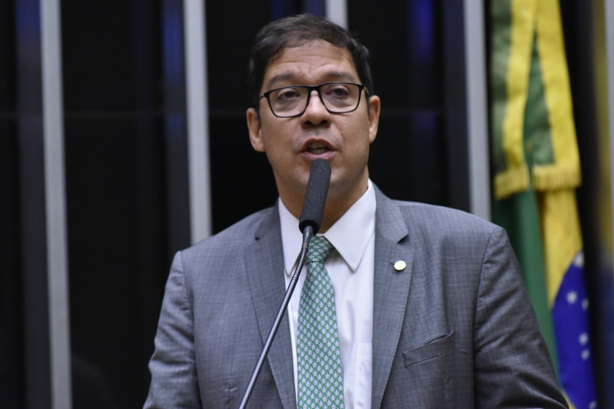 Deputado afirma que o PL não é "o novo PSL" após briga sobre votos da reforma tributária