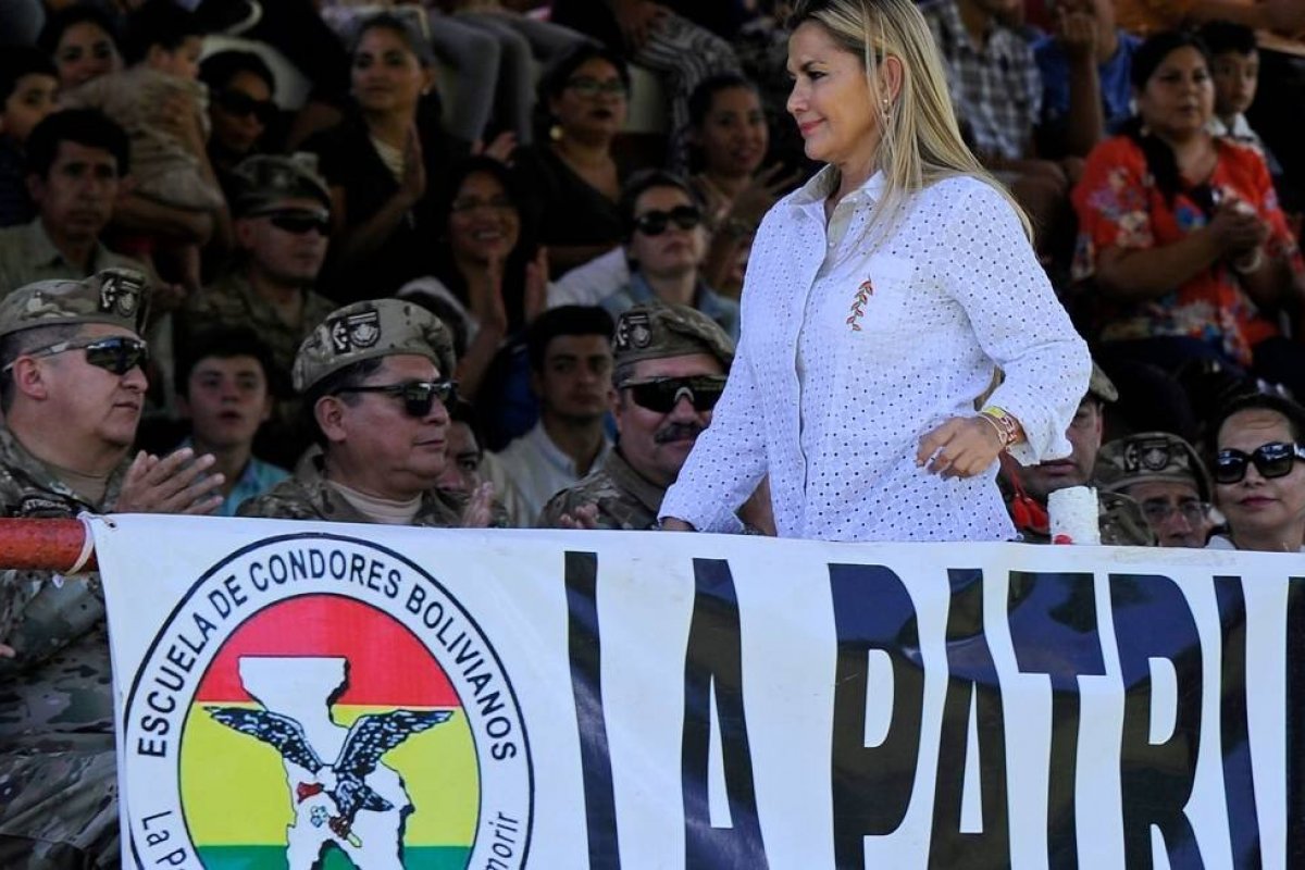 Presidente interina da Bolívia anuncia que Justiça emitirá mandado de prisão contra Morales