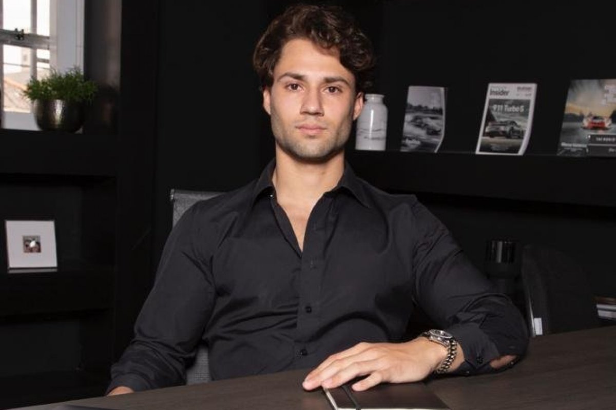 Conheça o brasileiro que fazia entregas de roupas no metrô de São Paulo e hoje, aos 28 anos, sua marca fatura 50 milhões por ano!