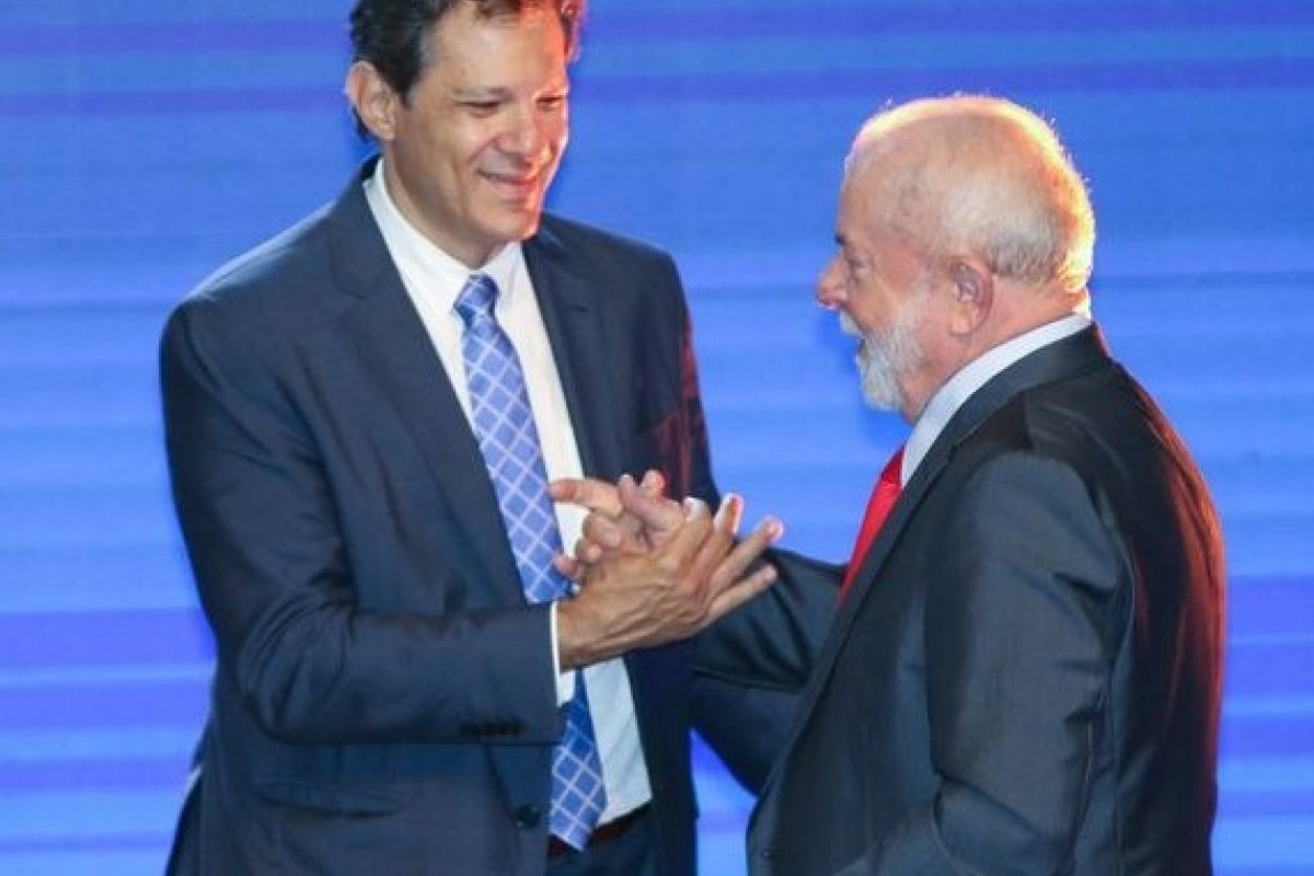 Com atuação de Haddad, avaliação negativa do governo Lula cai de 86% para 44%