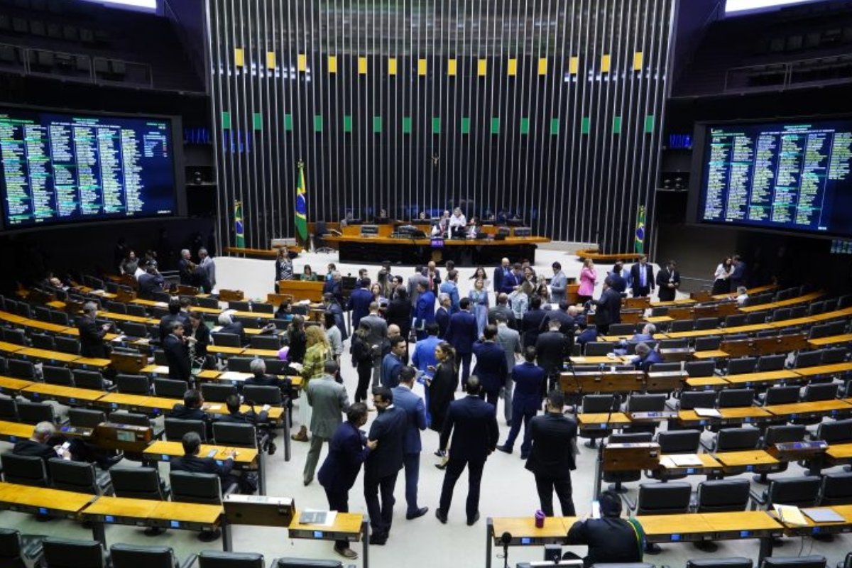 CPI que apura manipulação em jogos quer ouvir Haddad, representantes da CBF e casas de apostas