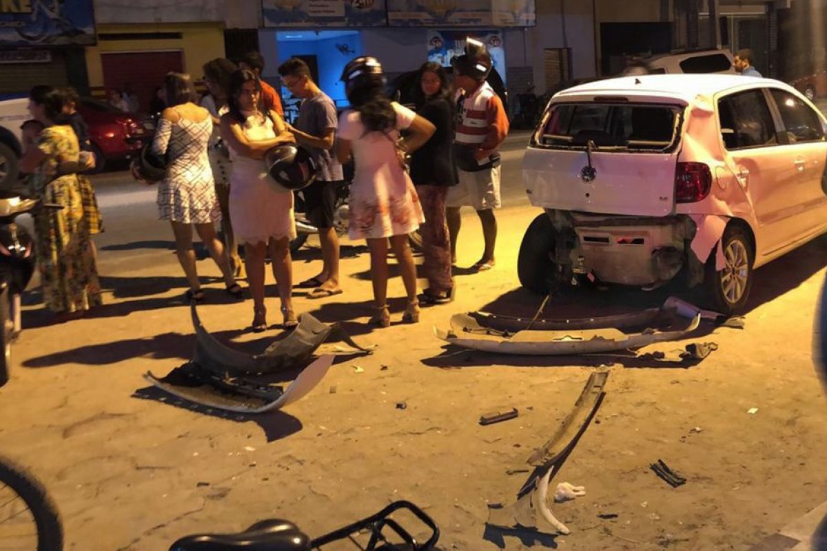 Bebê morre ao ser lançado de carro após ser atingido por outro veículo no sul da Bahia