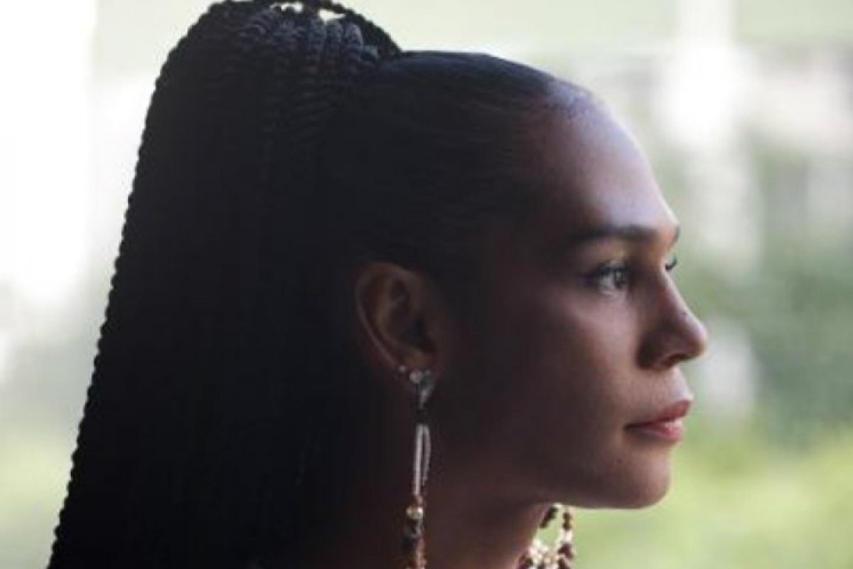 Mulher trans do agreste baiano, Silla Filgueira lança nova coleção na Casa de Criadores!