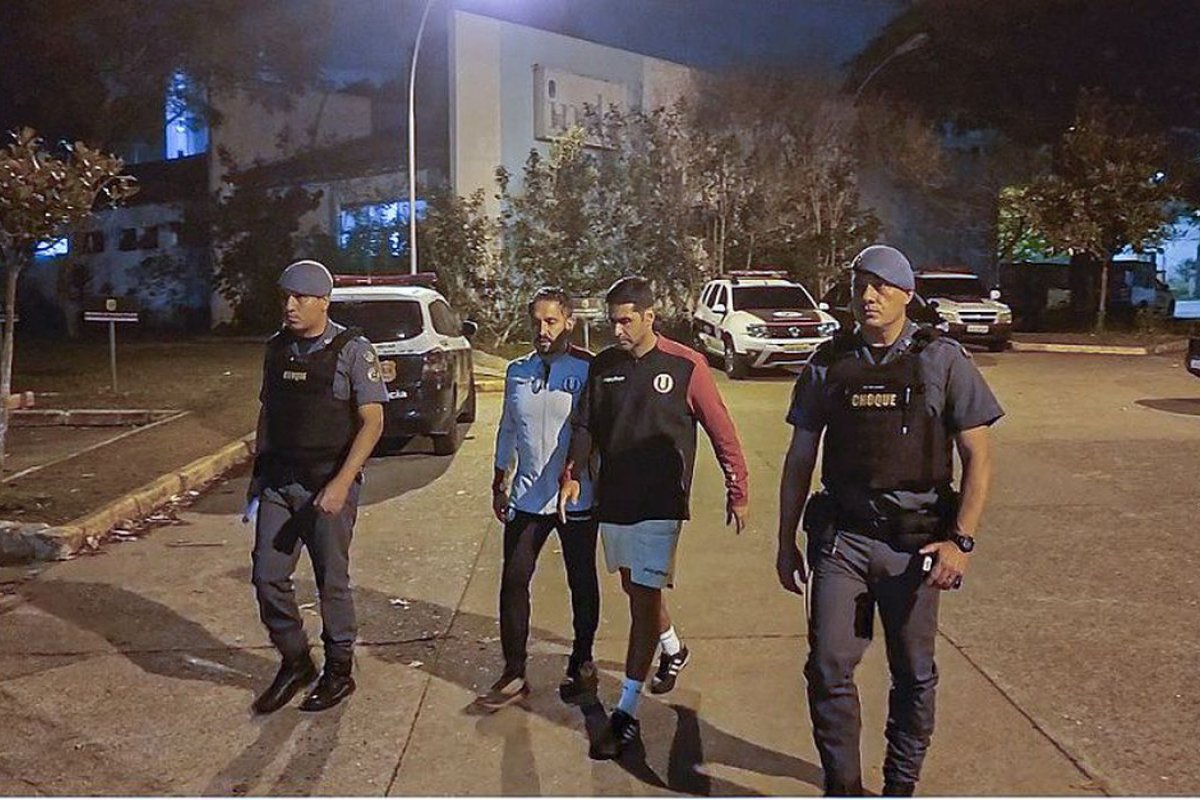Preparador físico uruguaio é preso por ato de racismo durante partida de futebol em São Paulo