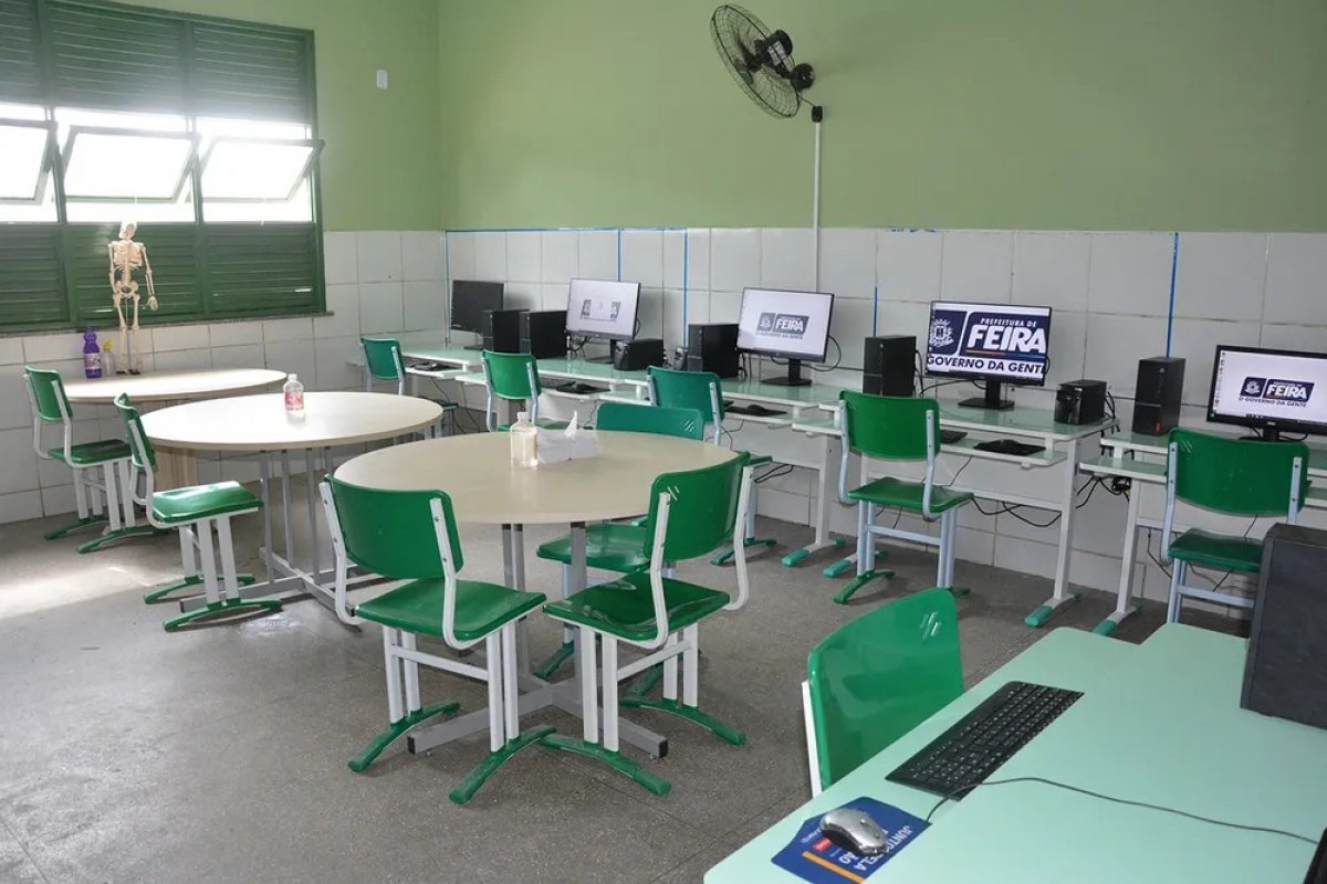 Após MEC encerrar escolas cívico-militares, Feira de Santana vai manter programa com recursos próprios