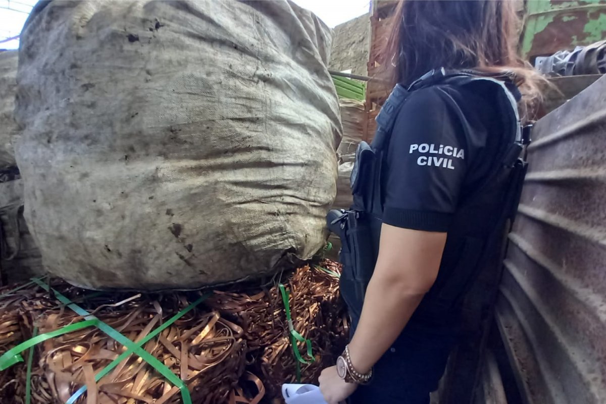 Salvador: polícia apreende 1,5 tonelada de fios de cobre sem procedência no bairro de Pirajá