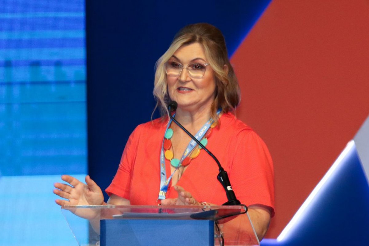 Presidente da Caixa Econômica Federal chama de "especulações" saída do cargo