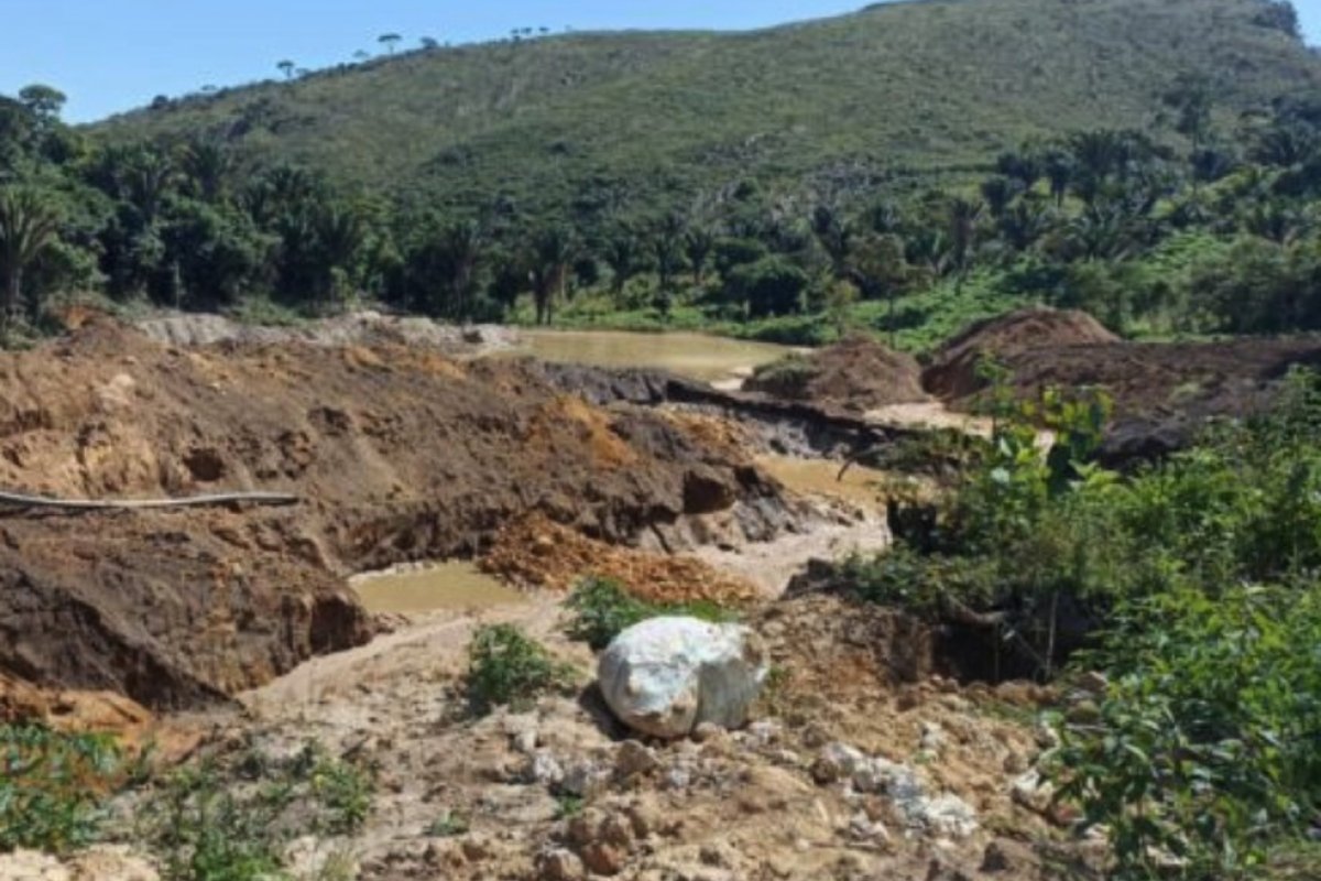Garimpo ilegal é interditado na Bahia após denúncias