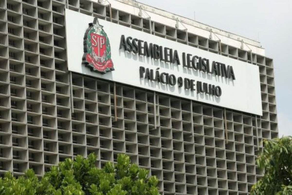 Justiça suspende bônus natalino que seria destinado a servidores da Alesp