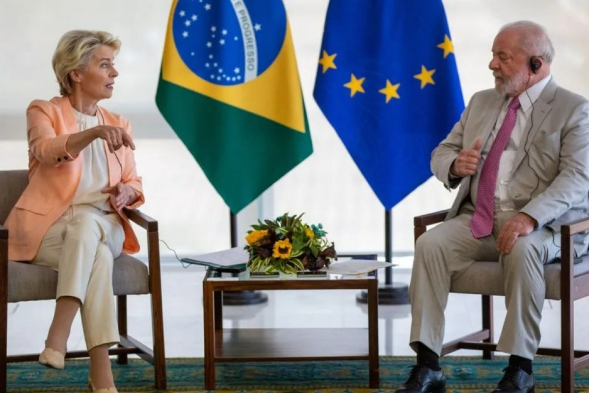 Lula embarca para Bélgica, onde foi convidado a participar de cúpula entre Celac e União Europeia