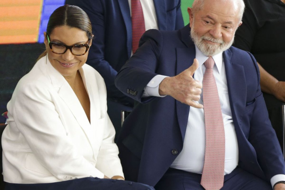 Lula desembarca na Bélgica para cúpula entre Celac e União Europeia