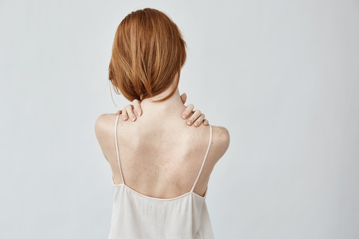 Escoliose em adolescentes é mais comum em meninas, diz especialista