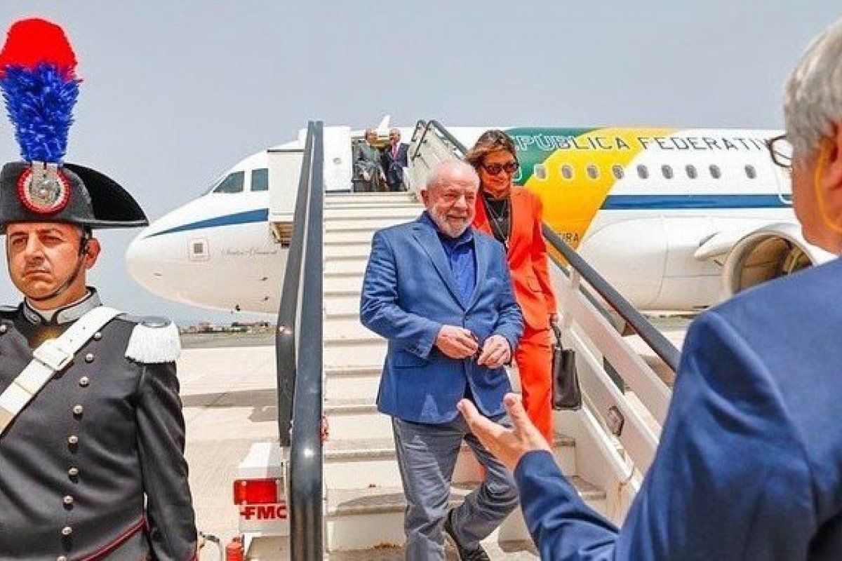 Deputada quer obrigar Lula a se hospedar em embaixadas; entenda