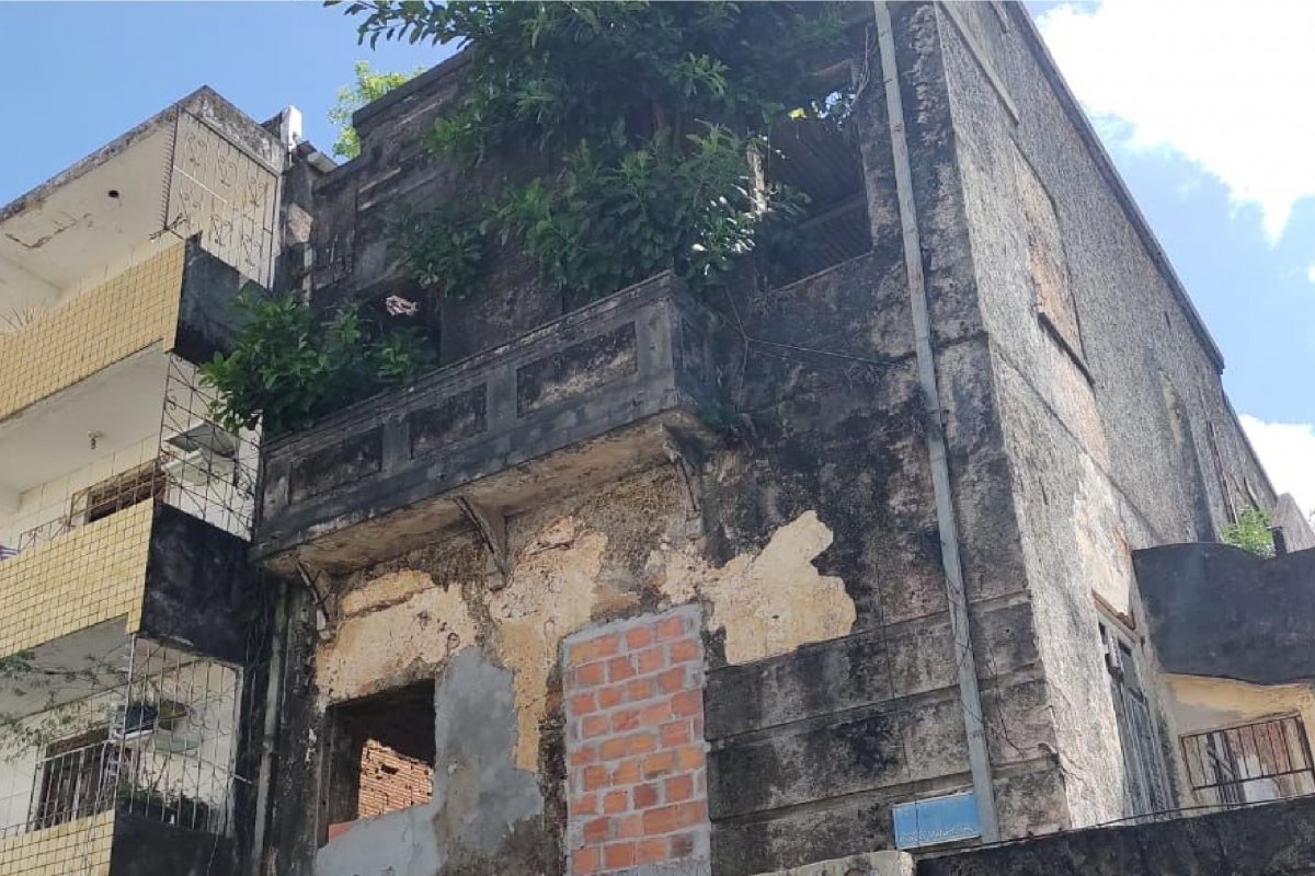 Salvador: operário fica ferido após laje desabar em edificação no bairro de Nazaré