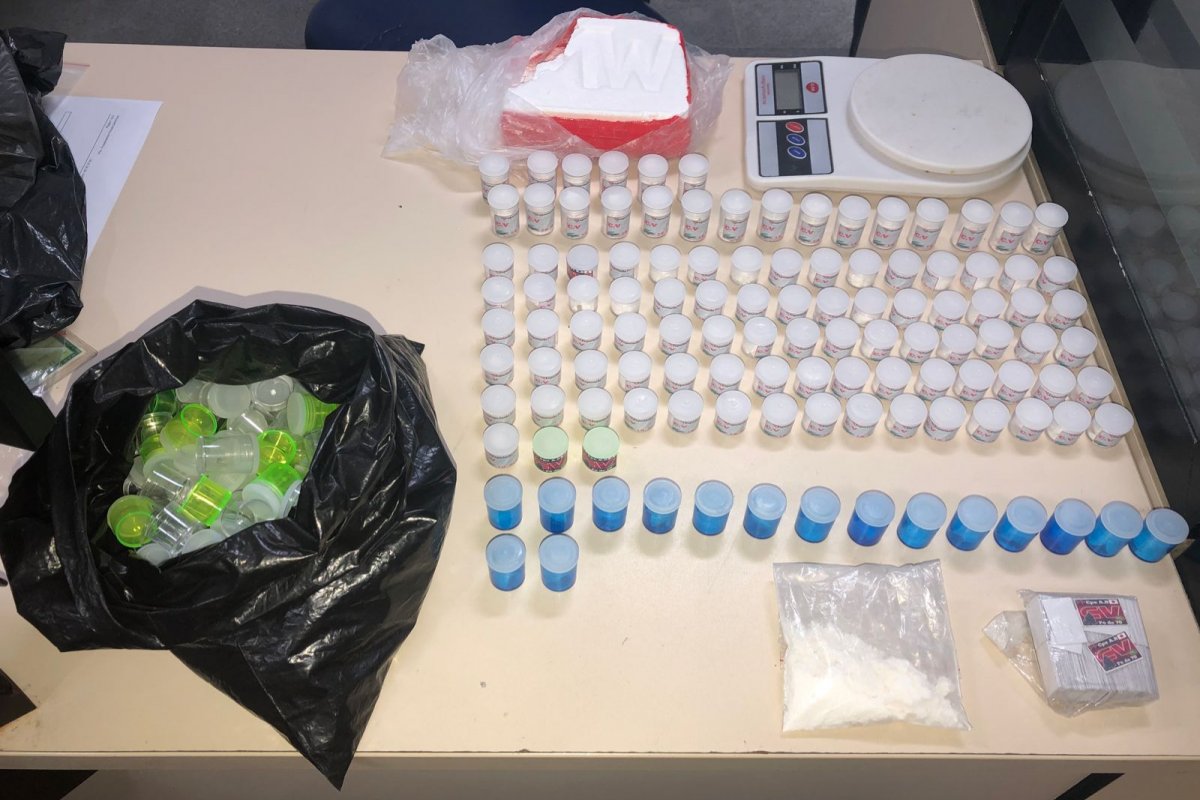 Polícia Militar prende dupla em Feira de Santana com arma e drogas