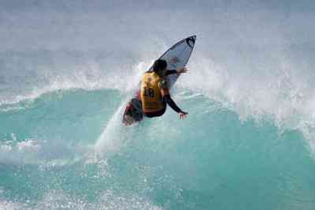 Decisão do Mundial de surfe é adiada pelo quinto dia seguido