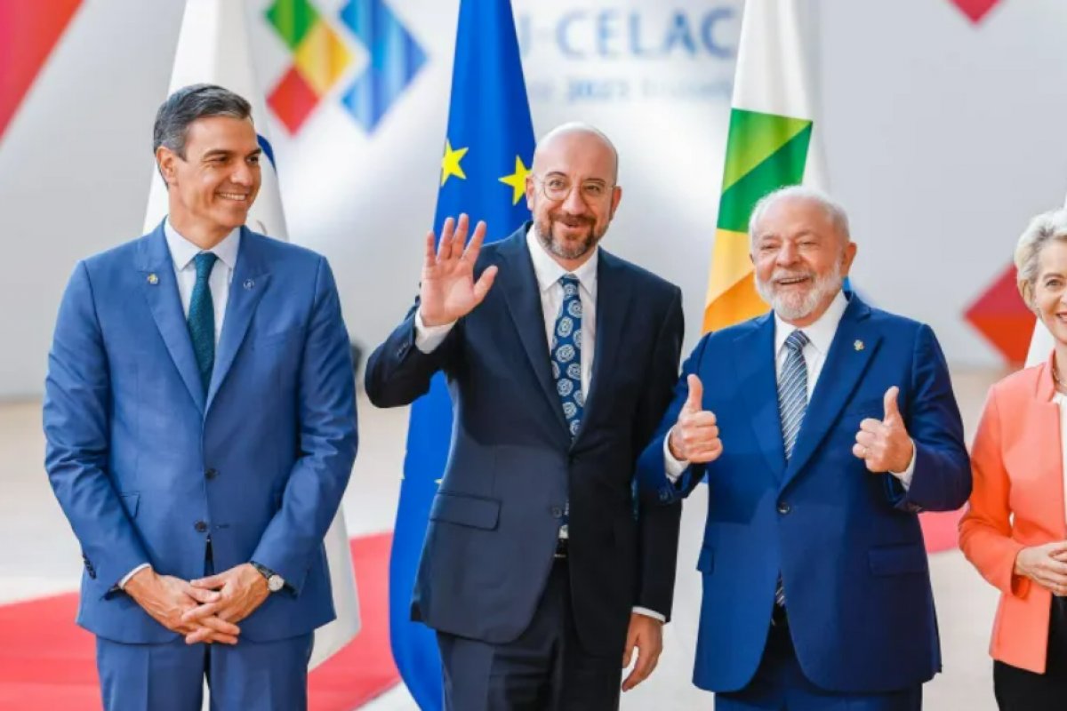 Lula participa de encontro dos países da América Latina e Caribe com a UE nesta terça-feira (18)