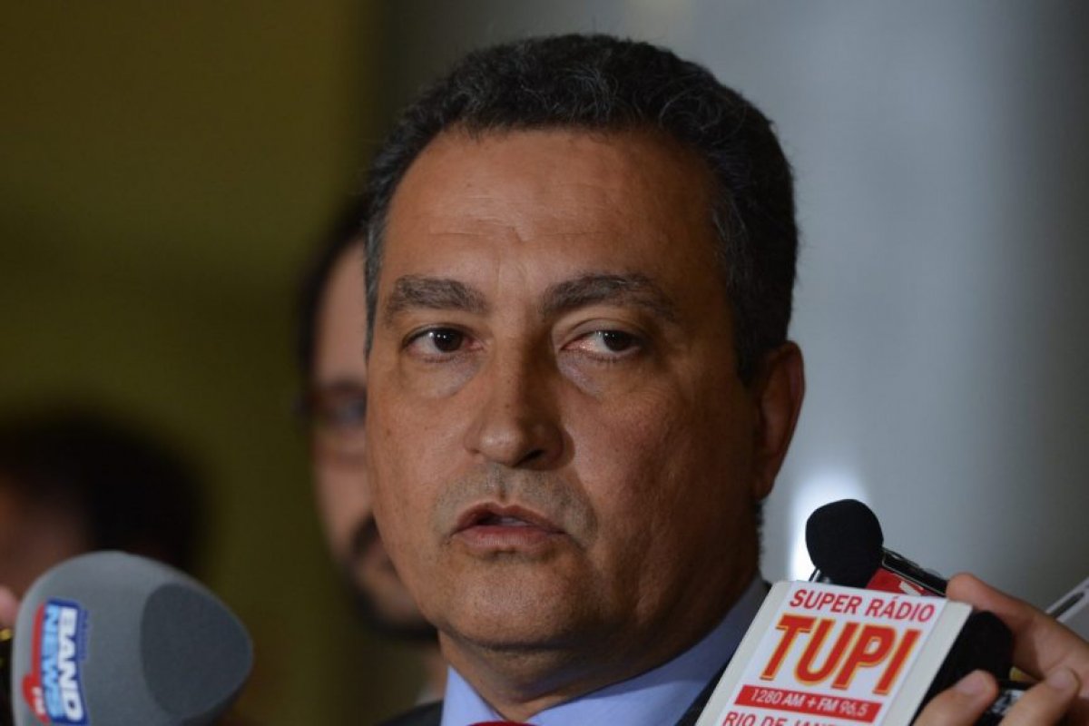 Rui Costa afirma que vai anunciar mudanças no Planserv