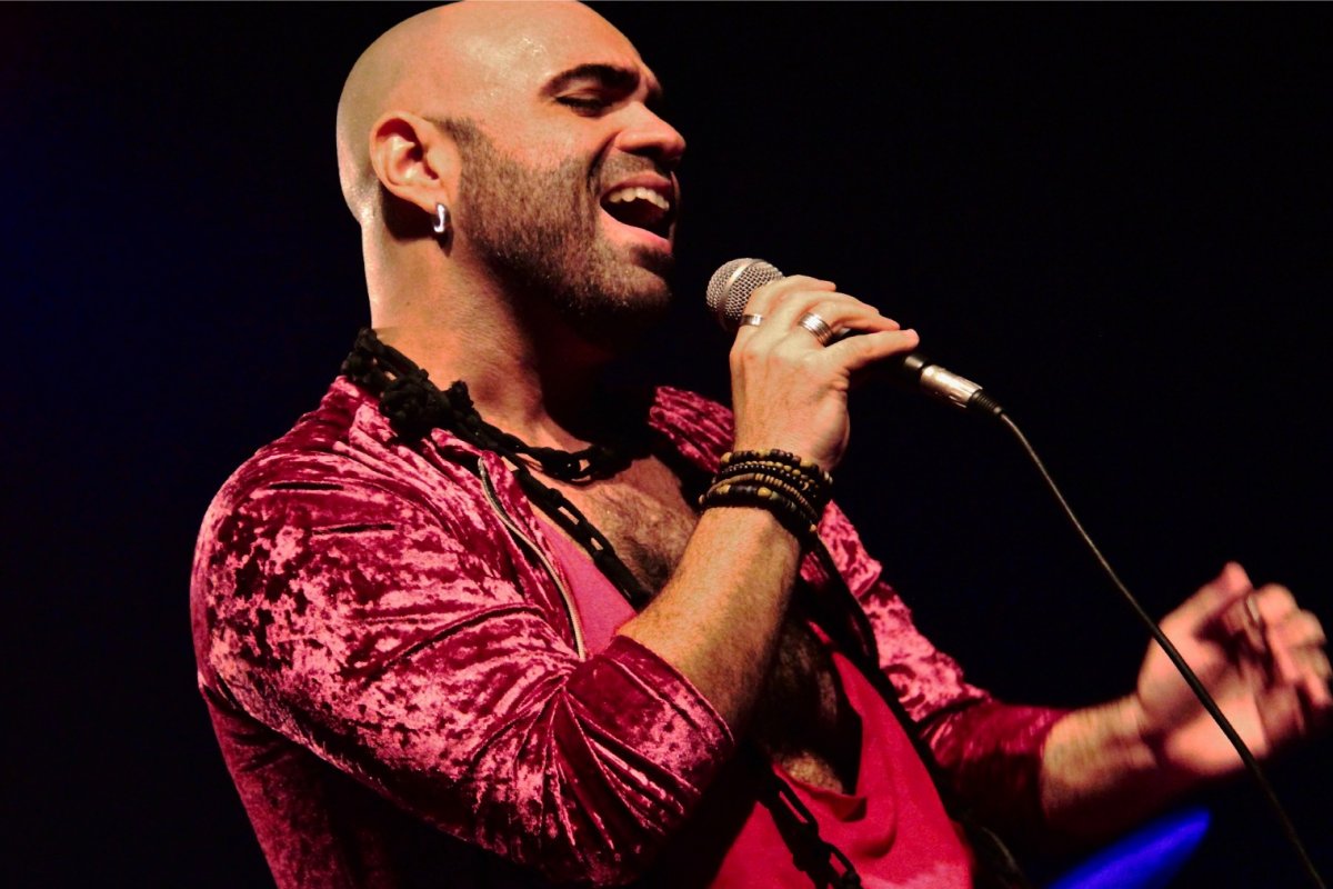 Mario Bezerra reapresenta o show 'Carótida' na Varanda do SESI Rio Vermelho