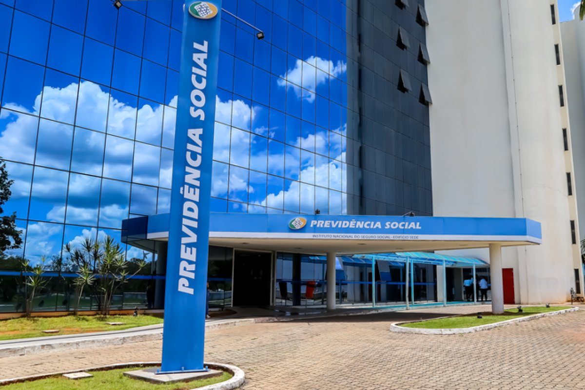 Governo publica MP que cria programa para reduzir filas do INSS