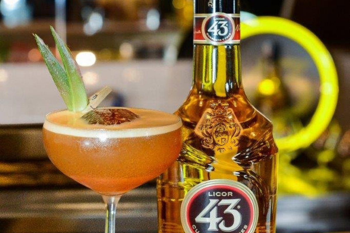 Coquetel inspirado na sobremesa Romeu e Julieta vai representar o Brasil na final mundial do Licor 43 Bartenders & Baristas Challenge 2023!