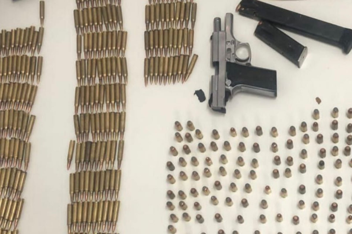 Quatro homens morrem em confronto com a PM; armas e munições são apreendidas