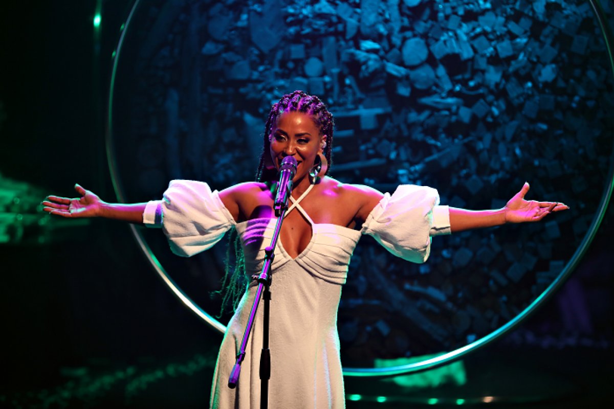 Ana Mametto apresenta show “Saudação” no Teatro Sesc Casa do Comércio!