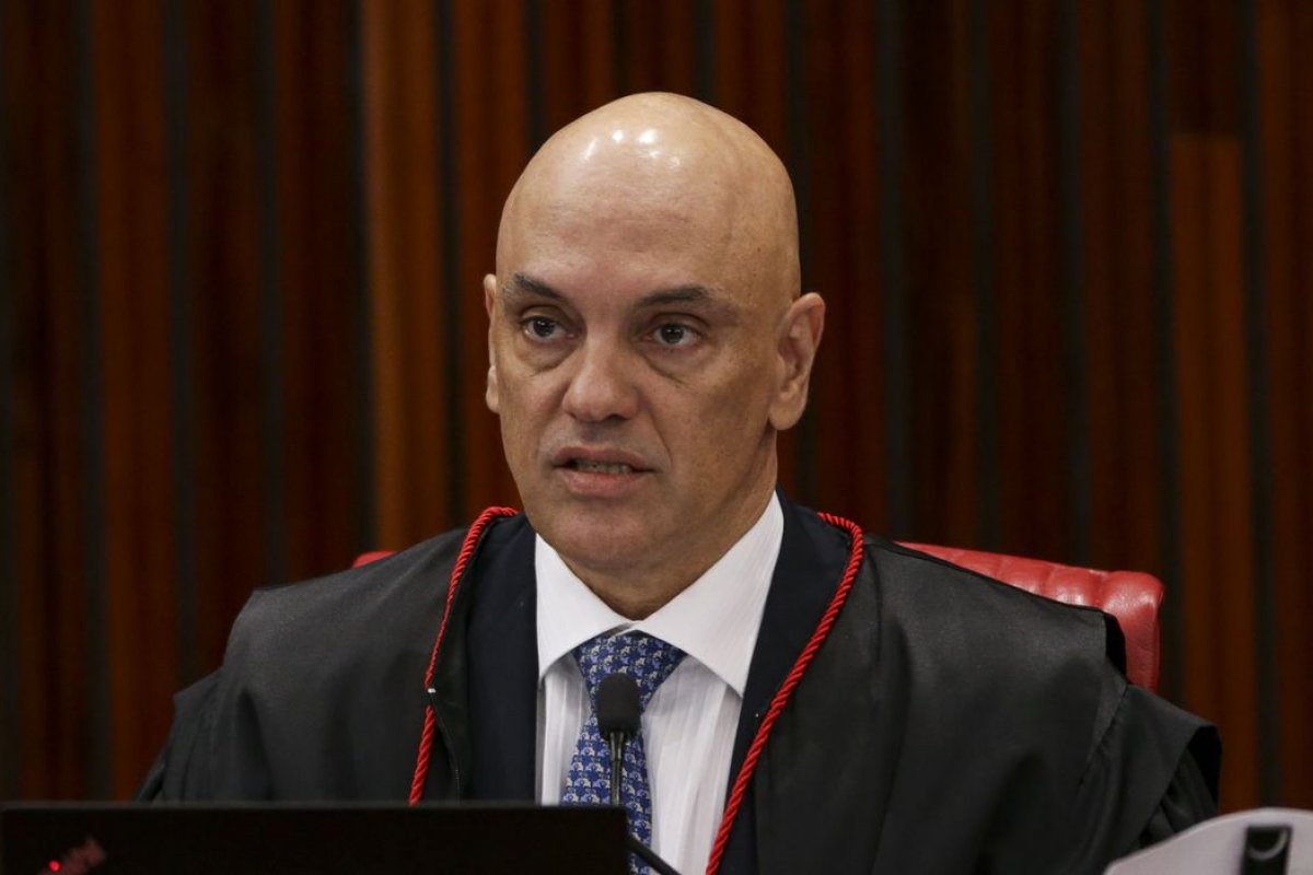 PF justifica pedidos de busca e apreensão por forte relação com "atos antidemocráticos", no caso da suposta agressão a Moraes