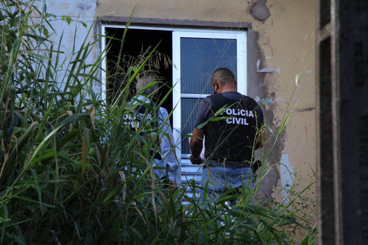 Homem que se apropriava de cartões e documentos de idosos é preso no interior da Bahia