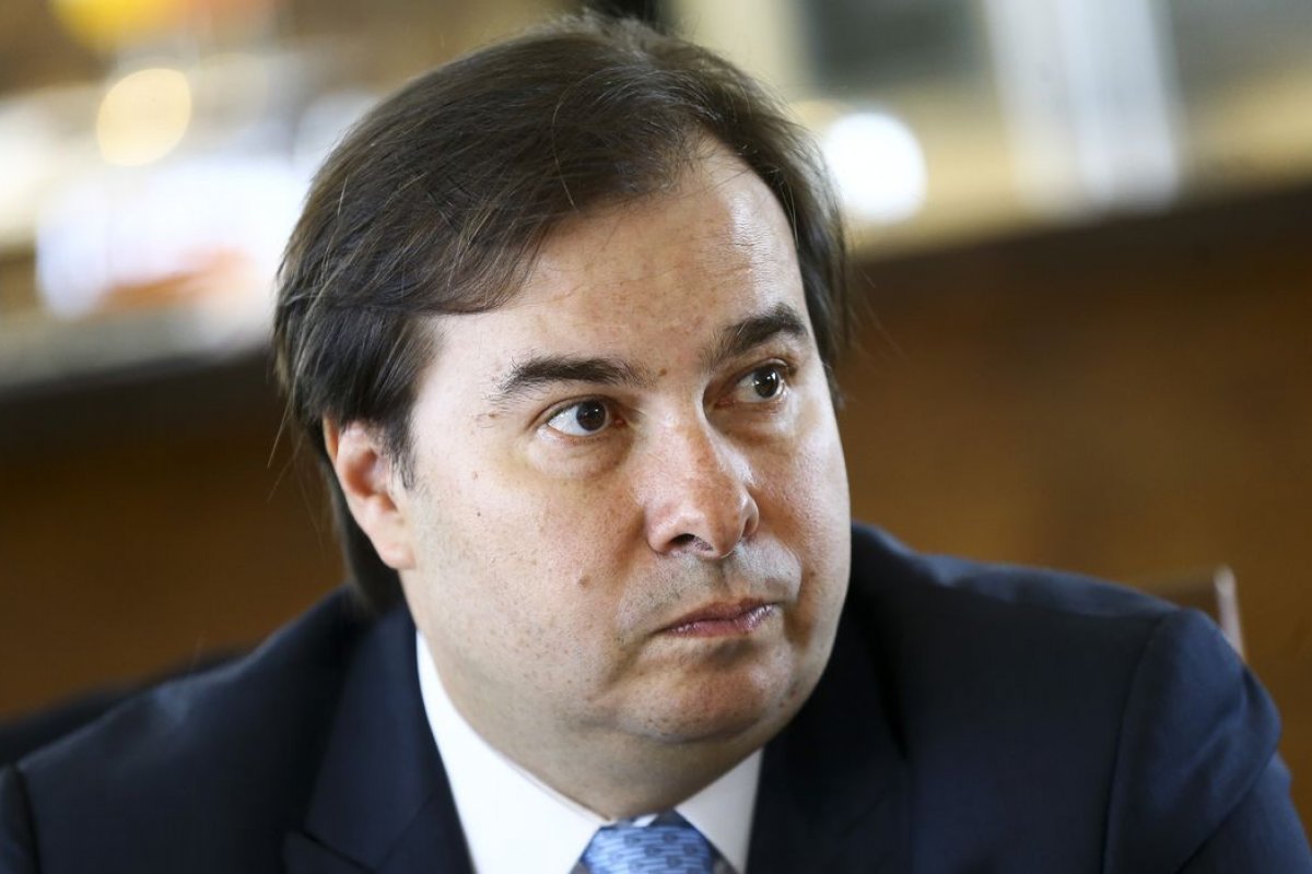 Rodrigo Maia defende regulamentação do lobby e elogia Haddad em entrevista