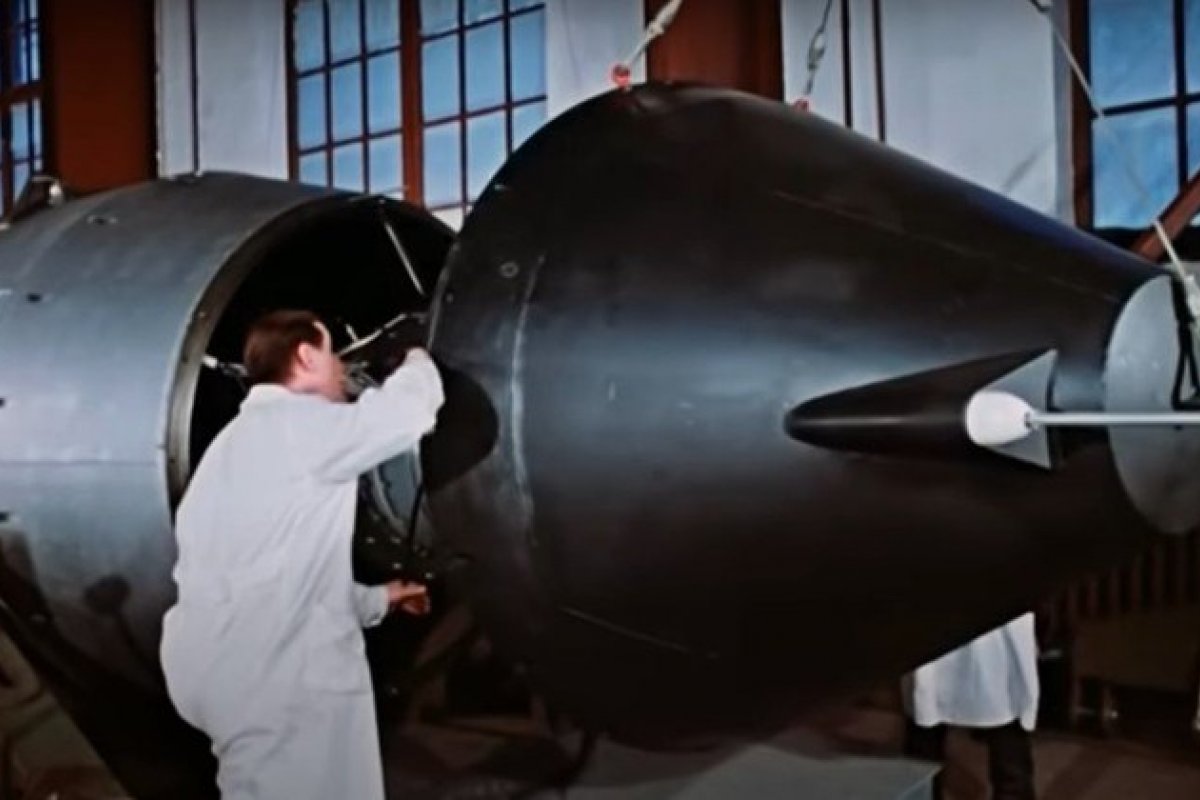 Imagens mostram a maior arma nuclear da história: Tsar Bomba