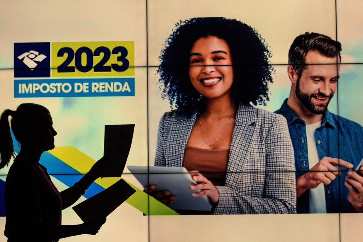 Receita Federal divulga datas de consulta e pagamento do terceiro lote de restituição do IRPF-2023