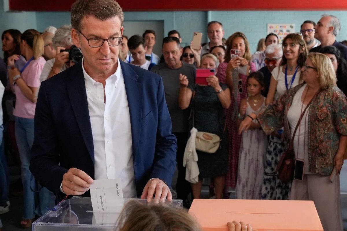 Direita vence eleições na Espanha, mas não alcança maioria no Parlamento