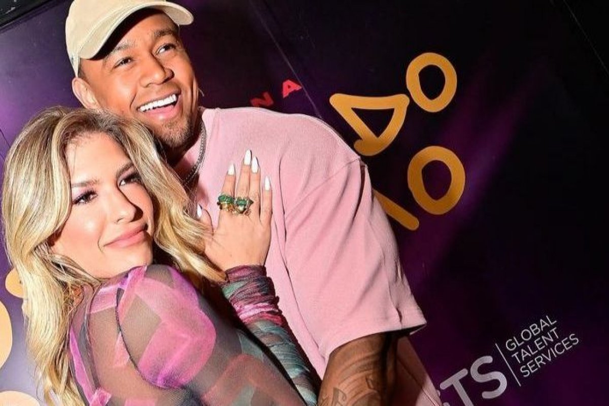 Vídeo: Léo Santana expulsa fã do palco após gesto inadequado: "Sou um homem casado"