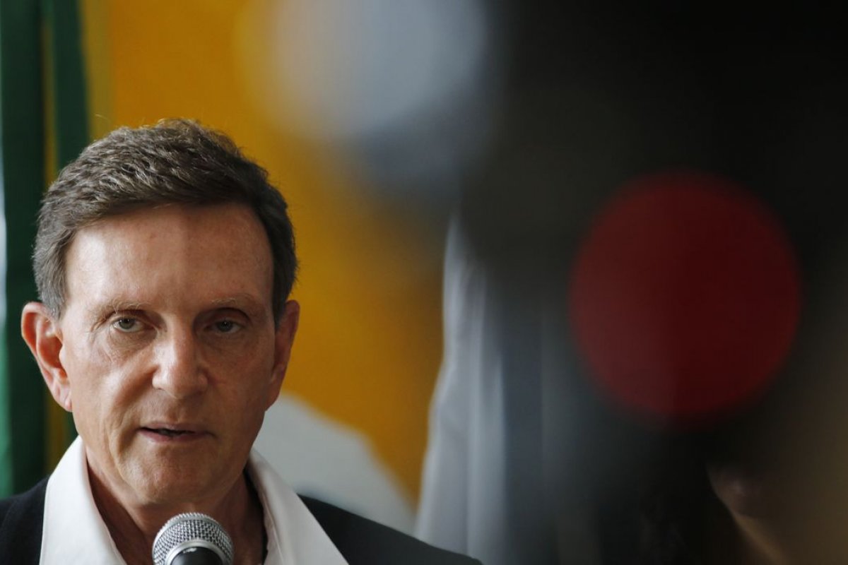 Desembargador suspende cassação do mandato de Marcelo Crivella