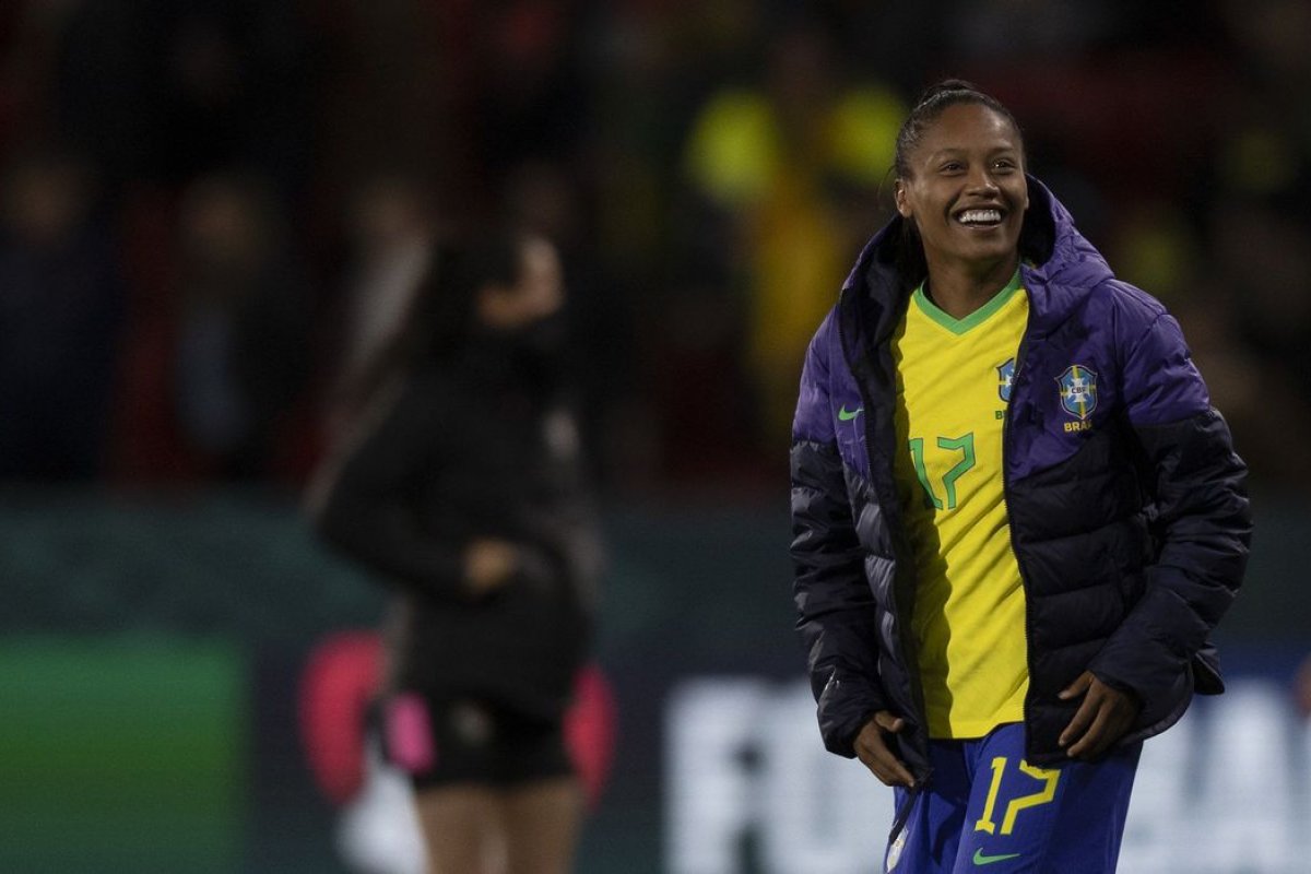 Conheça Ary Borges, jogadora que garantiu três gols na estreia do Brasil na Copa